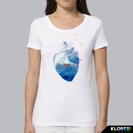 T-shirt da donna indossata | Cuore Blu | Irene Roggero