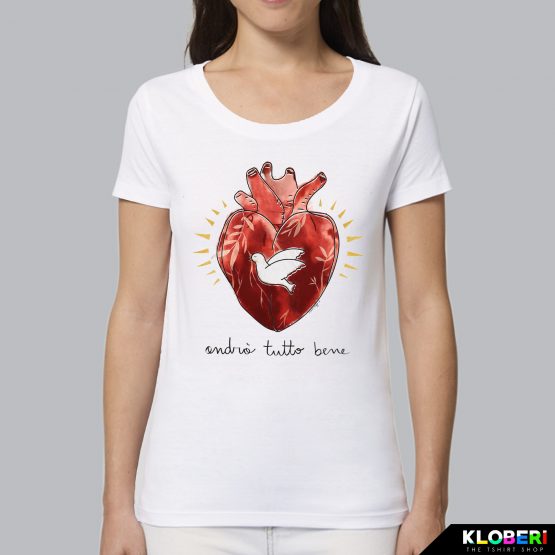 T-shirt da donna indossata | Cuore Rosso | Irene Roggero