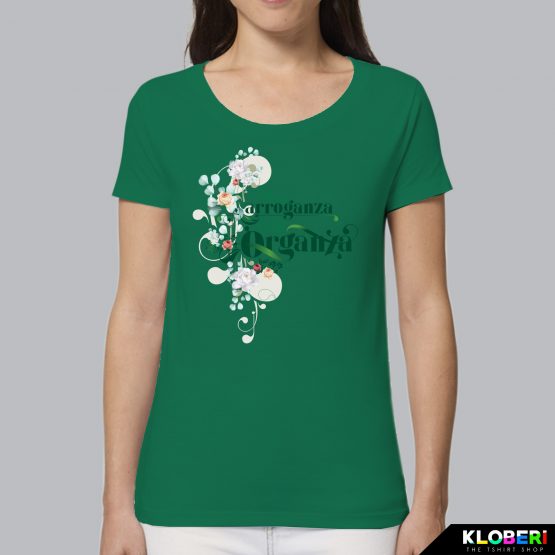 T-shirt da donna indossata | Meno Arroganza Verde | AryArt