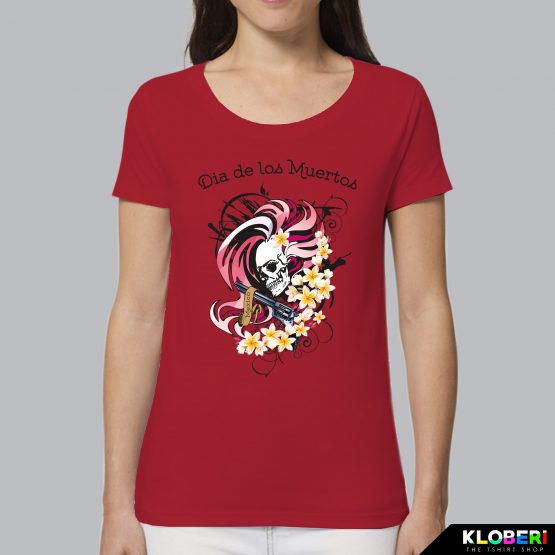 T-shirt da donna indossata | Revolver Rosso | AryArt