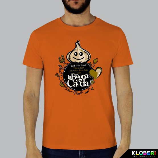 T-shirt da uomo indossata | Bagna Caoda Arancione | AryArt