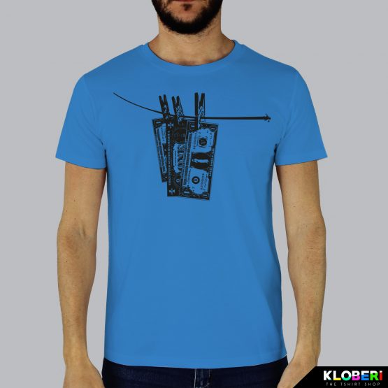 T-shirt da uomo indossata | Dollaro Azzurro | Fermoaguardare