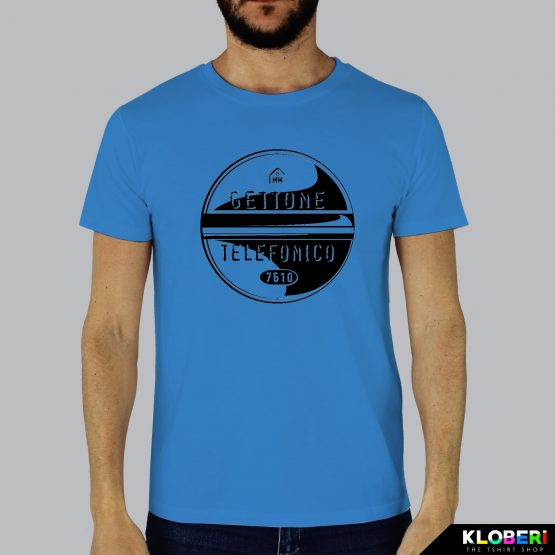 T-shirt da uomo indossata | Gettone Azzurro | Fermoaguardare